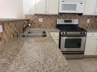 Photo #6: 2346218 Listing 