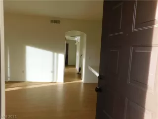 Photo #2: 2346248 Listing