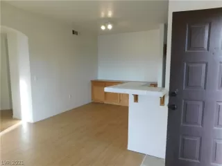 Photo #3: 2346248 Listing