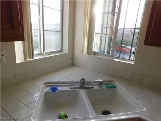 Photo #6: 2346248 Listing