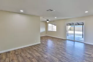 Photo #4: 2346250 Listing 