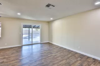 Photo #5: 2346250 Listing 