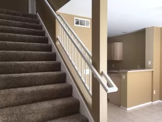 Photo #3: 2346293 Listing 