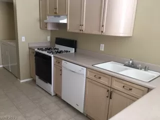 Photo #6: 2346293 Listing 