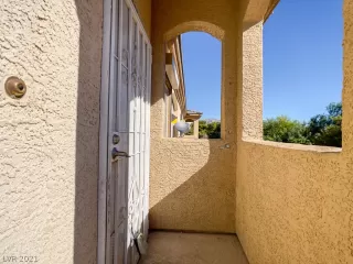 Photo #2: 2346297 Listing