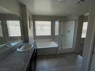 Photo #4: 2346310 Listing 