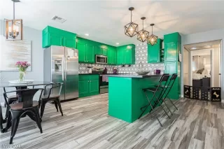 Photo #2: 2346311 Listing