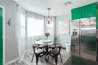 Photo #4: 2346311 Listing