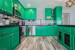 Photo #5: 2346311 Listing