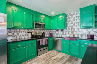 Photo #6: 2346311 Listing