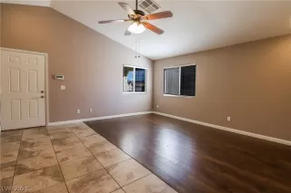 Photo #5: 2346312 Listing 