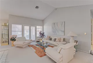 Photo #2: 2346316 Listing