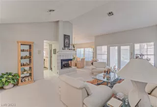 Photo #4: 2346316 Listing