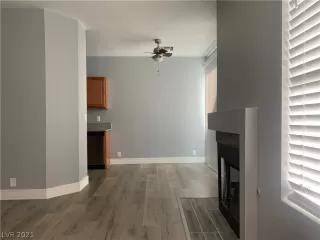 Photo #4: 2346327 Listing