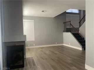 Photo #5: 2346327 Listing