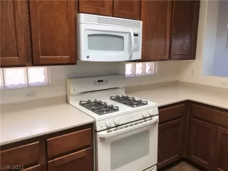 Photo #5: 2346347 Listing 