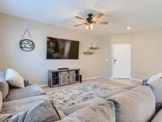 Photo #3: 2346351 Listing