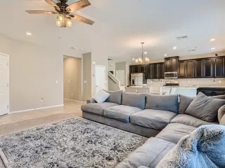 Photo #4: 2346351 Listing