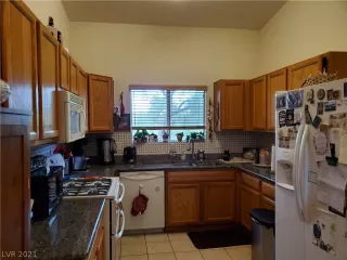 Photo #4: 2346359 Listing 