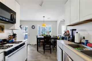 Photo #6: 2346373 Listing