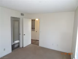 Photo #6: 2346402 Listing 