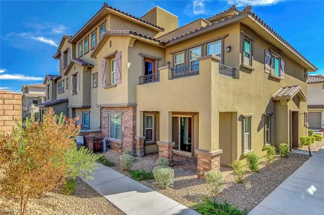 MLS: 2346403 Condo For Sale