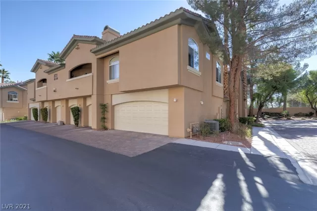 MLS: 2346419 Condo For Sale