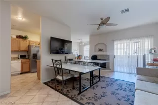 Photo #3: 2346419 Listing