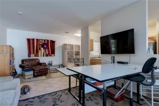 Photo #4: 2346419 Listing