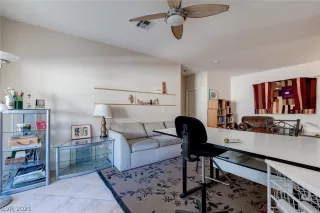 Photo #6: 2346419 Listing