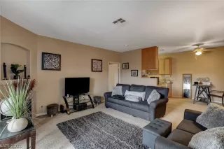 Photo #3: 2346424 Listing 