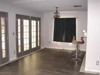 Photo #3: 2346491 Listing 