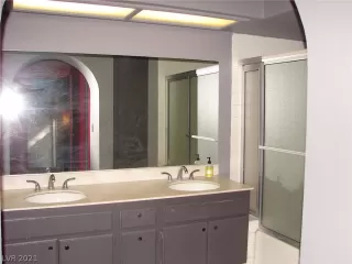 Photo #4: 2346491 Listing 