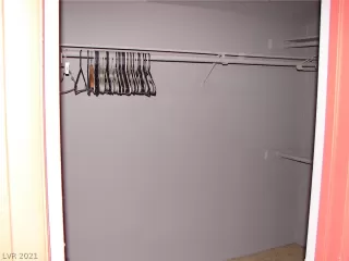 Photo #5: 2346491 Listing 