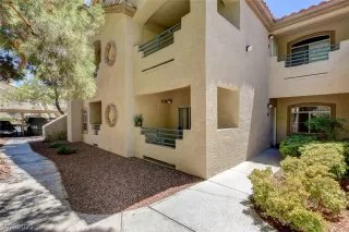 Photo #1: 2346504 Listing