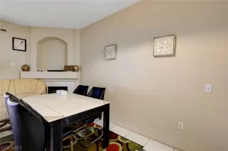 Photo #4: 2346504 Listing