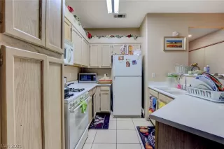 Photo #5: 2346504 Listing