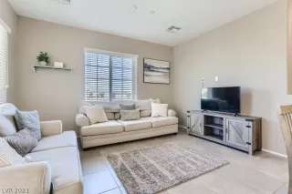 Photo #1: 2346517 Listing