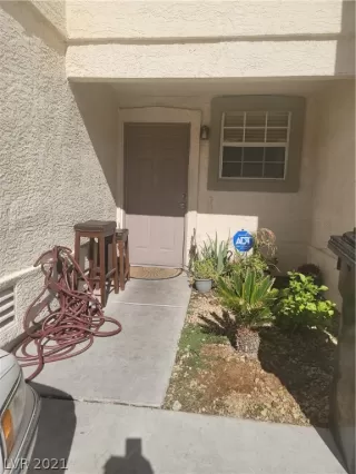 Photo #2: 2346561 Listing