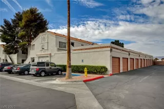 Photo #3: 2346586 Listing