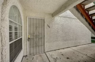 Photo #5: 2346586 Listing