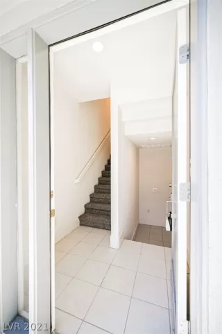 Photo #4: 2346588 Listing 