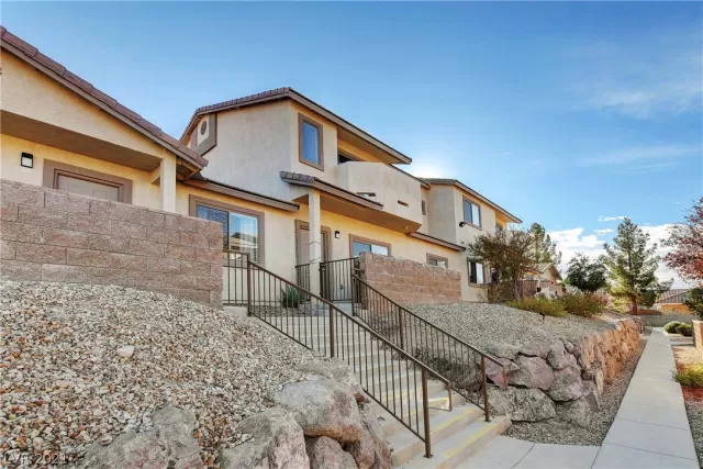 MLS: 2346597 Condo For Sale