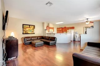 Photo #2: 2346597 Listing 