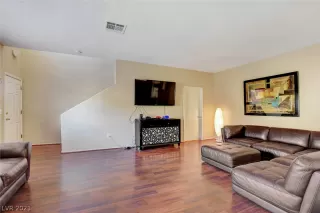Photo #4: 2346597 Listing 
