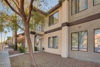 Photo #3: 2346613 Listing