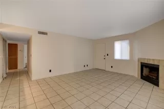 Photo #4: 2346613 Listing