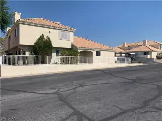 Photo #1: 2346622 Listing 