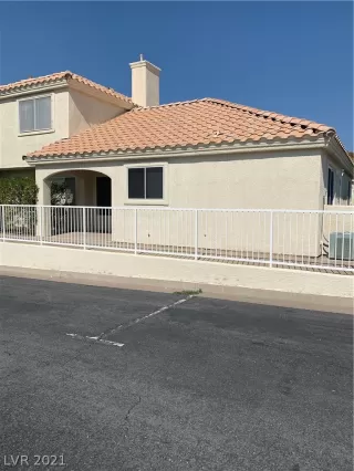 Photo #2: 2346622 Listing 