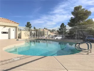 Photo #4: 2346622 Listing 